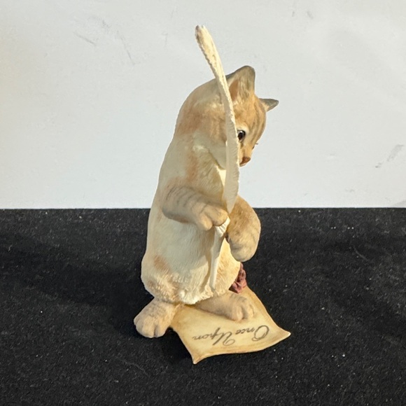 Country Artists Love Story" figurine, a realistic kitten with a feather - Picture 5 of 11